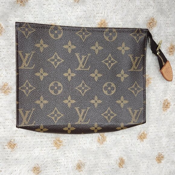 Louis Vuitton Monogram Toilette Bag, Authentic - Picture 2 of 5